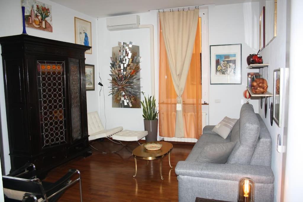 רומא Colosseo Vintage Apartment מראה חיצוני תמונה